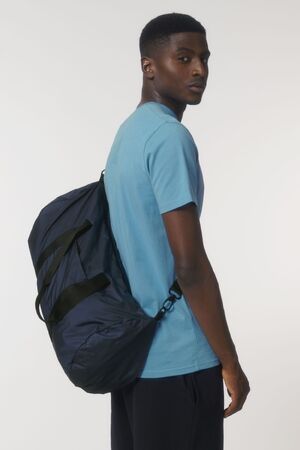 LIGHTWEIGHT DUFFLE BAG