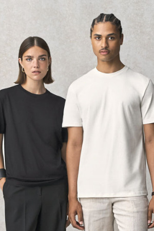 Unisex Easycare T-Shirt Lyam