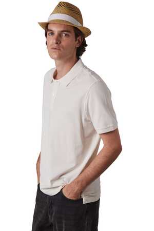 Strohhut im Panama-Stil