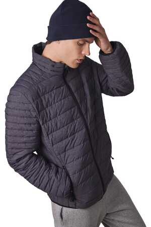 Recycelte Mütze aus Mikrofleece mit Umschlag