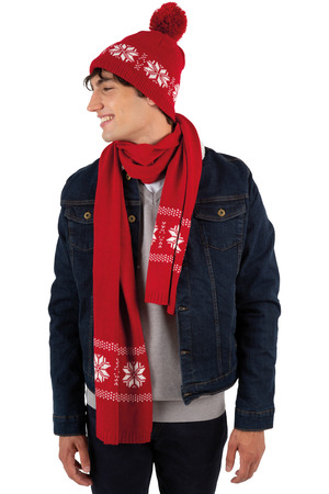 Weihnachtsstrickmütze mit Sternmuster
